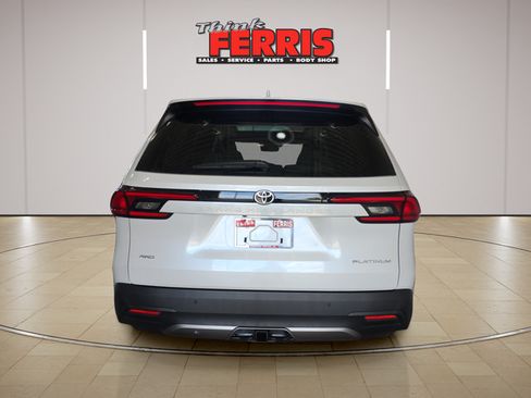 Used 2025 Toyota Grand Highlander AWD image 6
