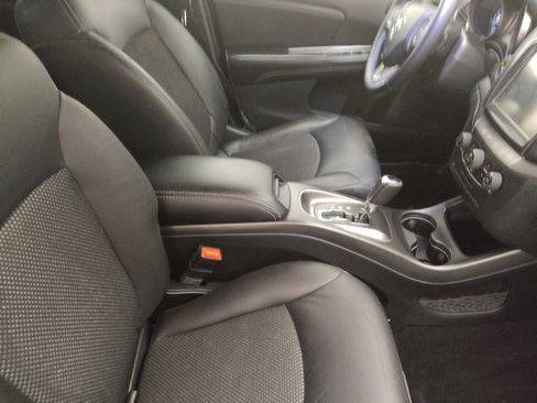 Used 2015 Dodge Journey Crossroad w/ Flexible Seating Group image 21