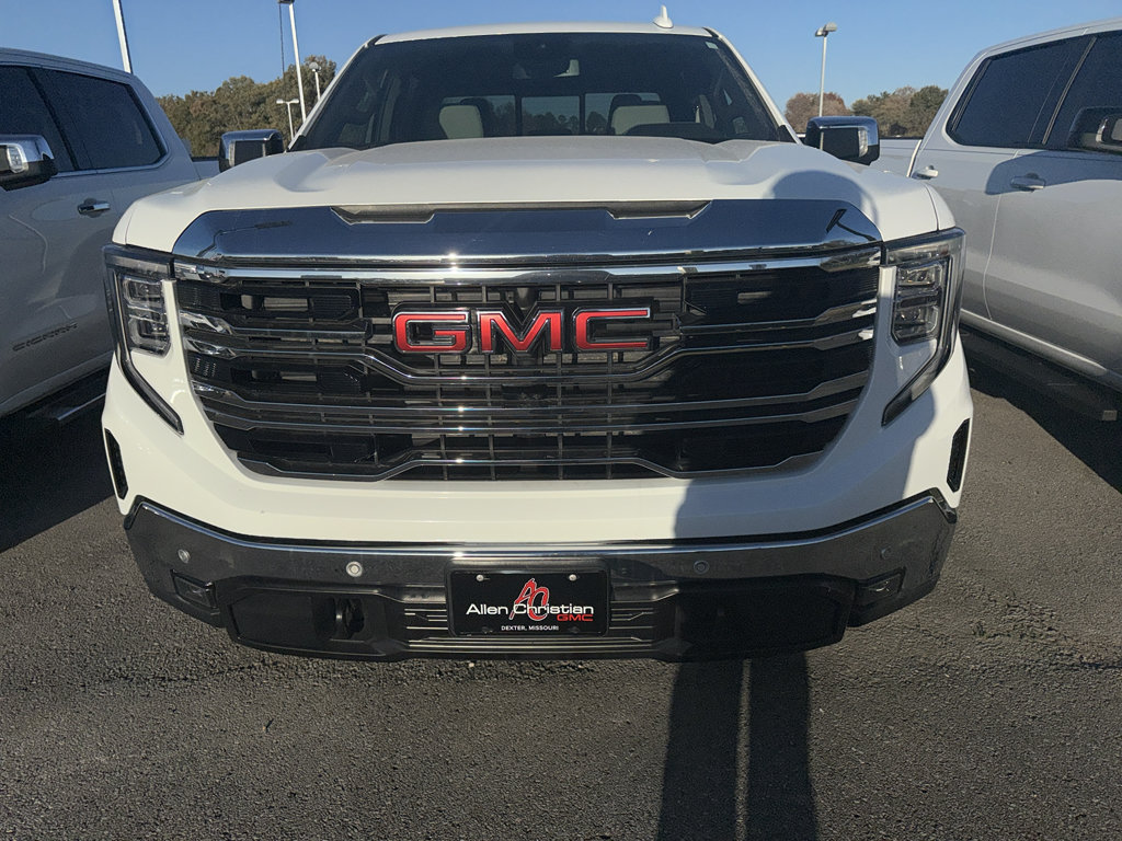 Used 2023 GMC Sierra 1500 SLT w/ SLT Premium Plus Package AWD/4WD image 5