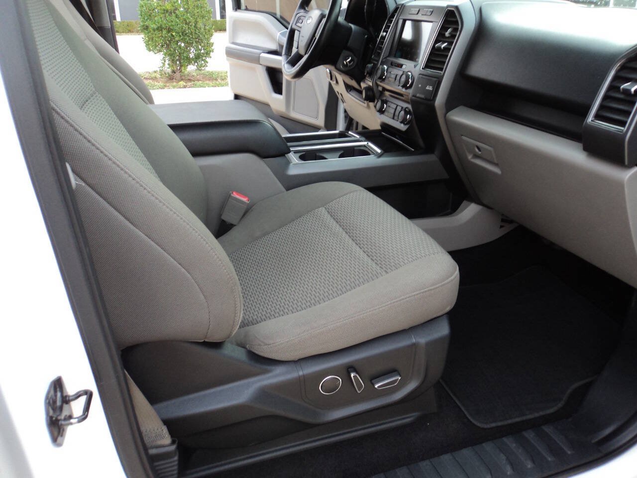 Used 2018 Ford F150 XLT w/ Equipment Group 302A Luxury AWD/4WD image 15