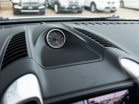 Used 2017 Porsche Cayenne Platinum Edition image 30