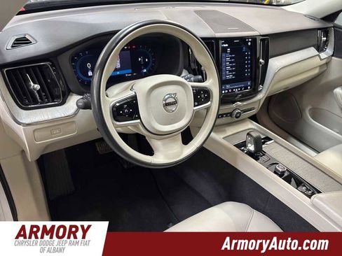 Used 2024 Volvo XC60 B5 Plus image 10