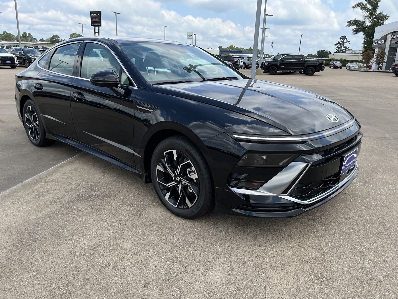 New 2024 Hyundai Sonata SEL FWD image 2