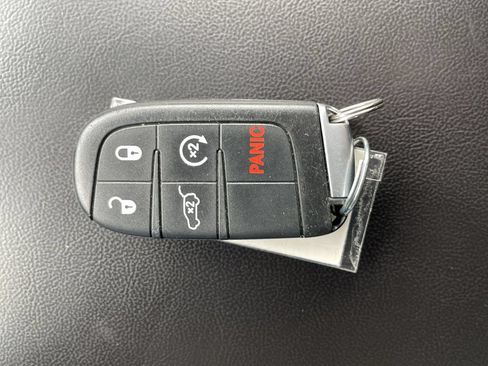 Used 2021 Jeep Grand Cherokee Limited AWD/4WD image 43