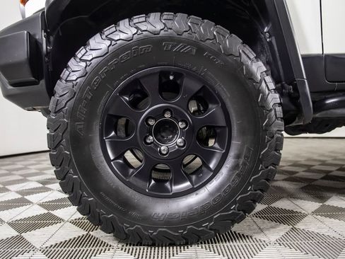 Used 2012 Toyota FJ Cruiser 4WD w/ Convenience Pkg image 35