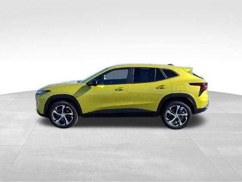 Certified 2024 Chevrolet Trax RS w/ Driver Confidence Package image 6