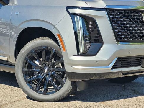 New 2026 Cadillac Escalade Luxury w/ Touring Package AWD/4WD image 9