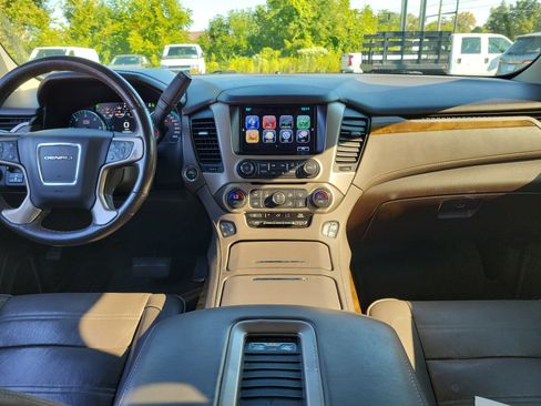 Used 2017 GMC Yukon XL Denali w/ Open Road Package image 9