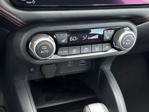 New 2025 Nissan Versa SR w/ Trunk Package image 17