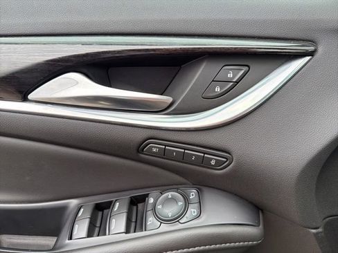 Used 2021 Buick Enclave Avenir w/ Avenir Technology Package FWD image 23