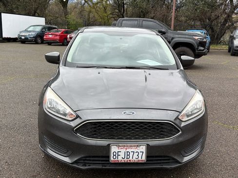 Used 2018 Ford Focus SE image 2