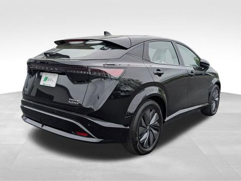 Used 2023 Nissan Ariya AWD image 7