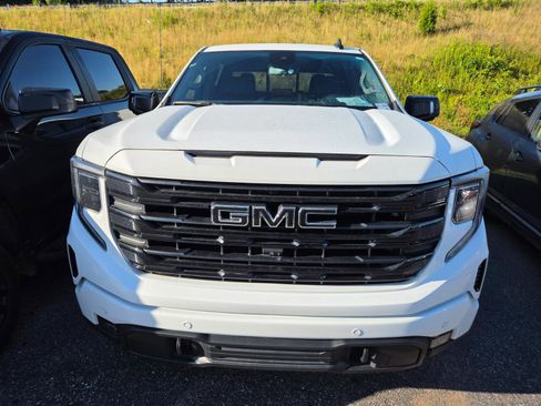 Used 2024 GMC Sierra 1500 Elevation w/ Elevation Premium Package AWD/4WD image 2