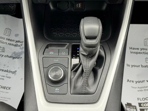 Certified 2025 Toyota RAV4 LE image 37