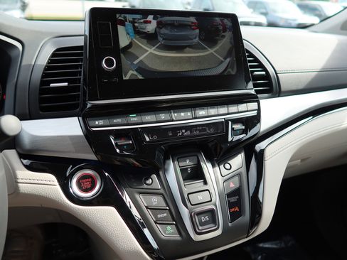 New 2026 Honda Odyssey Touring image 10