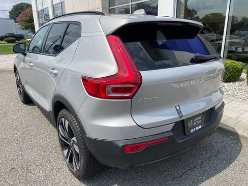 Used 2025 Volvo XC40 B5 Plus AWD/4WD image 3