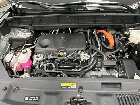 Used 2022 Toyota Highlander XLE AWD/4WD image 30