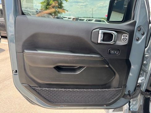 Used 2024 Jeep Wrangler Unlimited Sahara w/ Technology Group AWD/4WD image 10