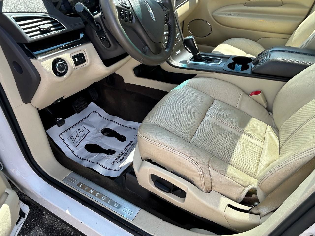 Used 2014 Lincoln MKT AWD w/ Equipment Group 201A image 10