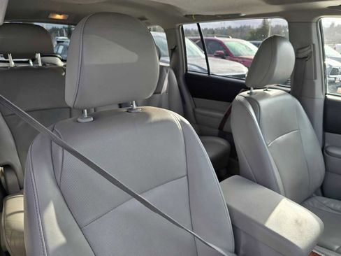 Used 2013 Toyota Highlander Limited image 13