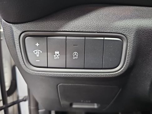 Certified 2025 Kia Soul LX w/ LX Technology Package FWD image 24