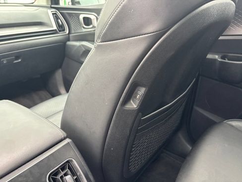 Used 2024 Kia Sorento EX w/ Panoramic Sunroof Package FWD image 35
