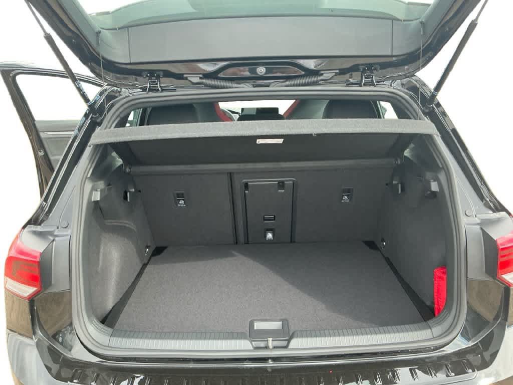 New 2026 Volkswagen GTI SE FWD image 24