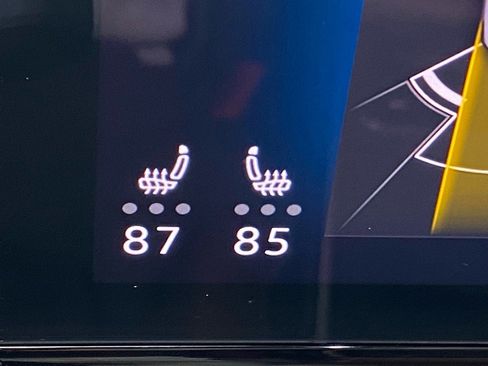 Certified 2024 Volkswagen ID.4 2WD image 16