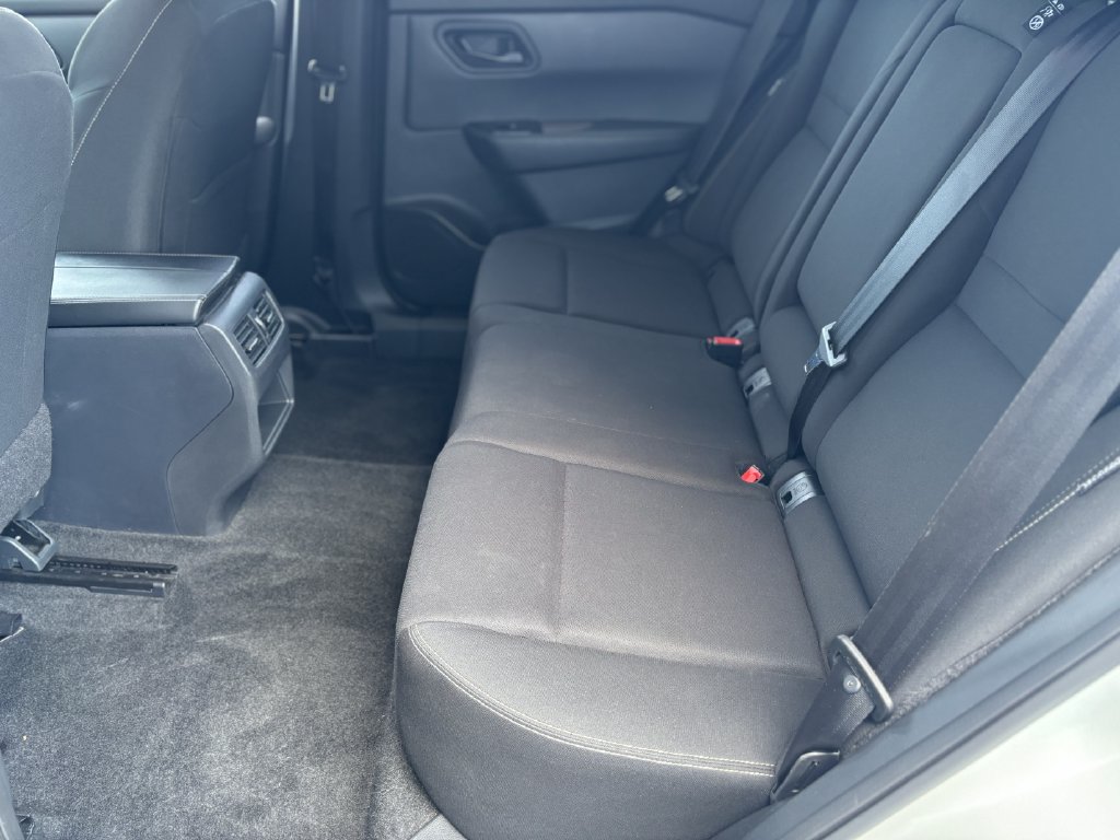 Used 2024 Nissan Rogue S AWD/4WD image 22