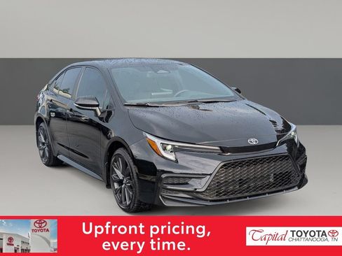Used 2026 Toyota Corolla SE FWD image 2