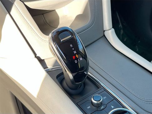 Used 2020 Cadillac XT5 Premium Luxury w/ LPO, Floor Liner Package image 17