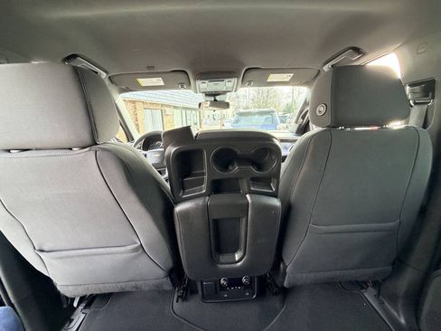 Used 2023 Chevrolet Tahoe 4WD image 37