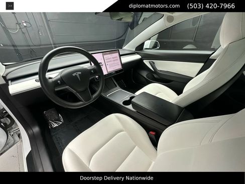 Used 2021 Tesla Model 3 Standard Range Plus image 17