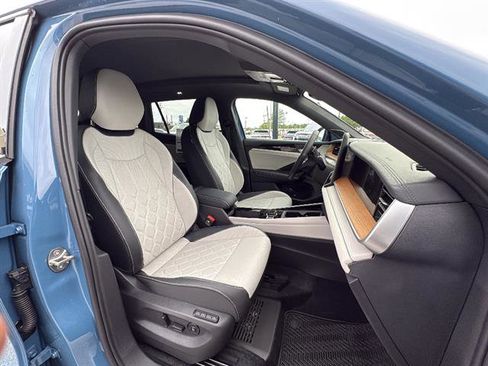 New 2026 Volkswagen Tiguan SEL R-Line AWD/4WD image 14