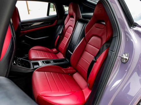 Used 2024 Porsche Panamera RWD image 38
