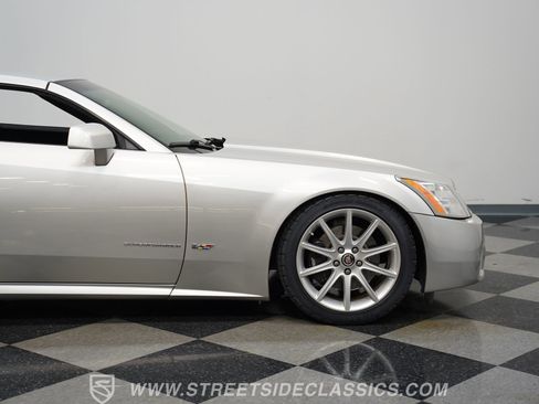 Used 2006 Cadillac XLR V image 29