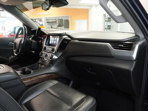 Used 2020 Chevrolet Tahoe LT w/ Luxury Package AWD/4WD image 40