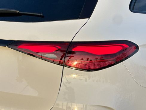 New 2026 Mercedes-Benz GLC 300 image 14