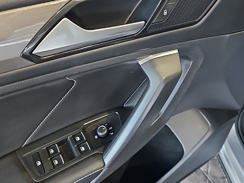 Used 2022 Volkswagen Tiguan SE image 26