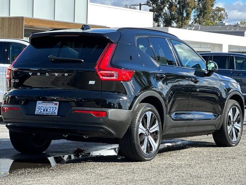 Certified 2023 Volvo XC40 Recharge Core image 4