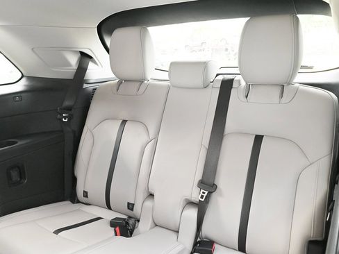 Certified 2025 MAZDA CX-90 3.3 Turbo w/ Preferred Package image 19