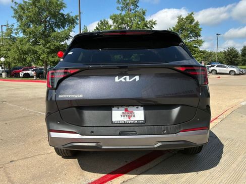 Used 2026 Kia Sportage LX FWD image 7