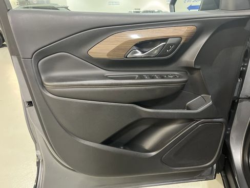 Used 2021 GMC Terrain SLE w/ Driver Convenience Package image 17