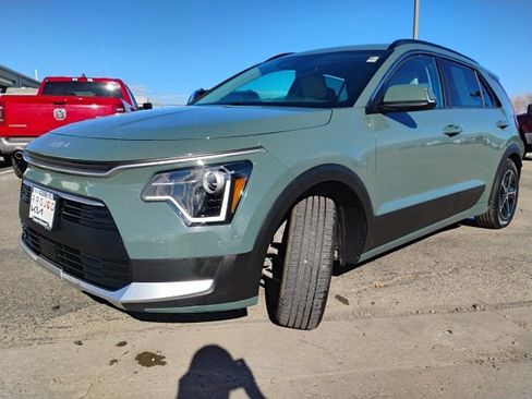 Used 2024 Kia Niro EX image 1