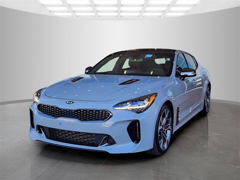 Used 2018 Kia Stinger GT2 image 9