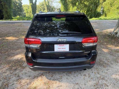 Used 2014 Jeep Grand Cherokee Laredo w/ 18" Wheel & 8.4" Radio Group RWD image 3