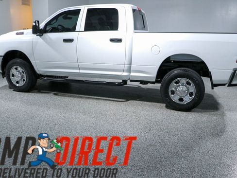Used 2024 RAM 2500 Tradesman w/ Chrome Appearance Group AWD/4WD image 10