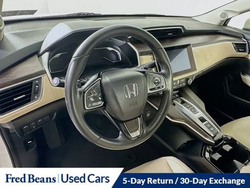 Used 2018 Honda Clarity Touring image 10