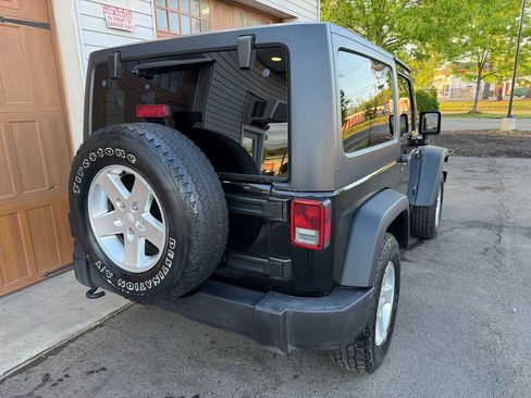 Used 2015 Jeep Wrangler Sport w/ Quick Order Package 24S AWD/4WD image 3