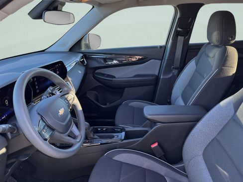 Used 2025 Chevrolet TrailBlazer LT w/ Driver Confidence Package image 14
